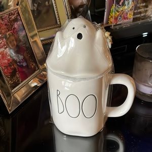 2 Rae Dunn HALLOWEEN Boo mug with topper